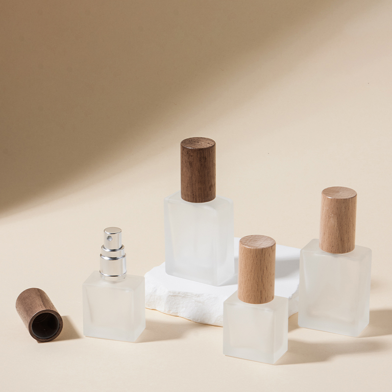 10ml 15ml Square Glass Perfume Spray Bottle with Wood Lid